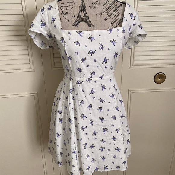 Forever 21 NWT White Dress Floral Back Cut Out - Picture 11 of 14